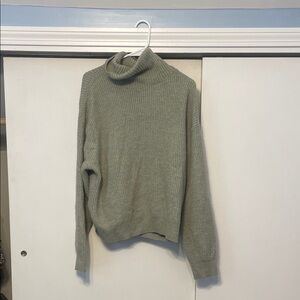 H&M Light Green Turtleneck Sweater